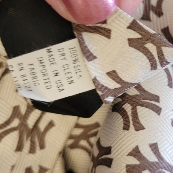 RM Sport New York Yankees Silk Tie pre-owned Official Logo - Picture 7 of 8